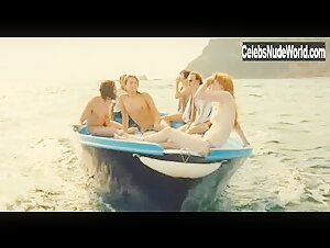 Bobbi Salvor Menuez in Apres mai (2012) 4