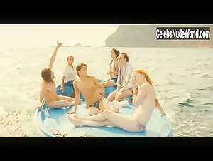 Bobbi Salvor Menuez in Apres mai (2012) 6