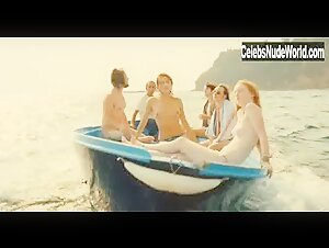 Bobbi Salvor Menuez in Apres mai (2012) 8