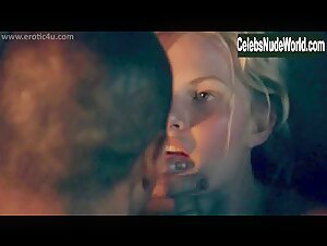 Bonnie Sveen in Spartacus: Vengeance (series) (2010) 5
