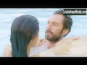 Branca Messina Pool , Wet in Amor de 4 (series) (2017) 13