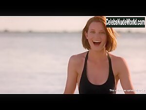 Bridget Fonda Outdoor , Beach scene in Camilla (1994) 15