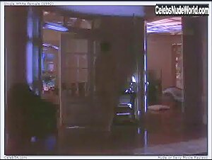 Bridget Fonda Big Butt , Explicit in Single White Female (1992) 12