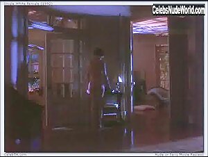 Bridget Fonda Big Butt , Explicit in Single White Female (1992) 13
