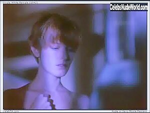 Bridget Fonda Big Butt , Explicit in Single White Female (1992) 16