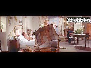 Brigitte Bardot in Et Dieu... crea la femme (1956) 13