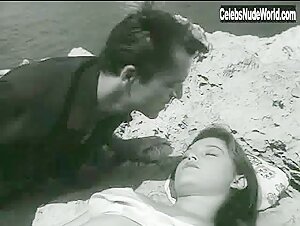 Brigitte Bardot in Manina, la fille sans voiles (1952) 14