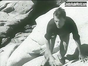 Brigitte Bardot in Manina, la fille sans voiles (1952) 7