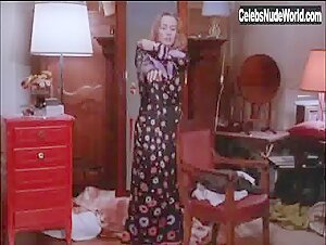 Brigitte Fossey in Le chant du depart (1975) 13