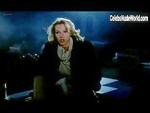 Brigitte Lahaie in Le couteau sous la gorge (1986) 2