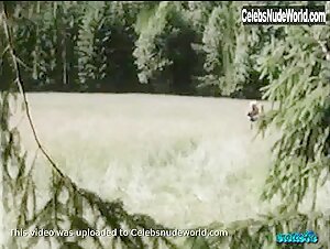 Brigitte Lahaie Outdoor , Bouncing boobs in Sechs Schwedinnen im Pensionat (1979) 10