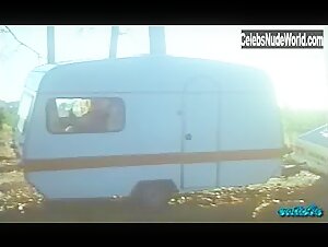 Brigitte Lahaie in Auto-stoppeuses en chaleur (1979) 9