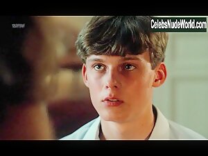 Camilla Soeberg in Tro, hab og kaerlighed (1984) 9