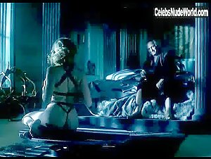 Camilla Overbye Roos in Vicious Circles (1997) 17