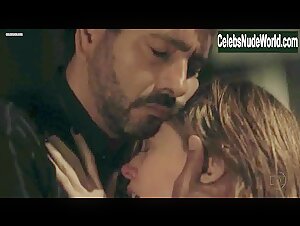 Camila Morgado in O Canto da Sereia (series) (2013) 1