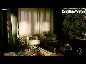 Camila Morgado in O Canto da Sereia (series) (2013) 15