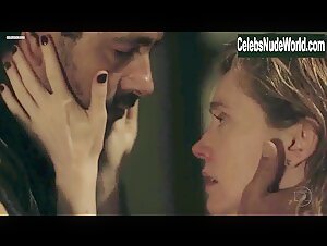 Camila Morgado in O Canto da Sereia (series) (2013) 3
