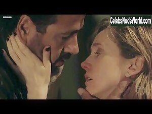 Camila Morgado in O Canto da Sereia (series) (2013)