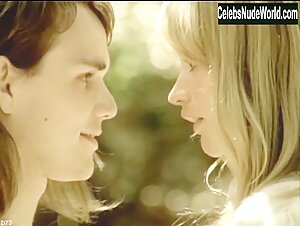 Cameron Richardson Outdoor , Couple in Good Humor Man (2005) 16