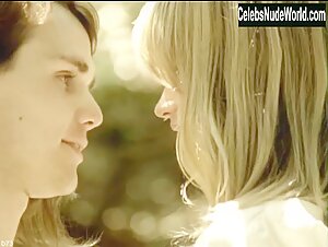 Cameron Richardson Outdoor , Couple in Good Humor Man (2005) 4