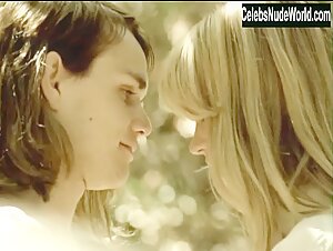 Cameron Richardson Outdoor , Couple in Good Humor Man (2005) 9