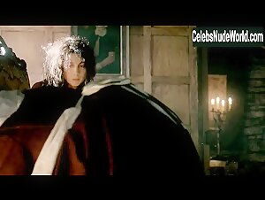 Caitriona Balfe Public Nudity , boobs in Outlander (series) (2014) 8