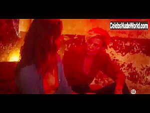 Celine Sallette lesbian kiss in Vernon Subutex (series) (2019) 11