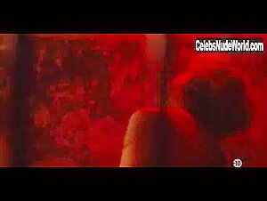 Celine Sallette lesbian kiss in Vernon Subutex (series) (2019) 15
