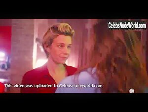 Celine Sallette lesbian kiss in Vernon Subutex (series) (2019) 6