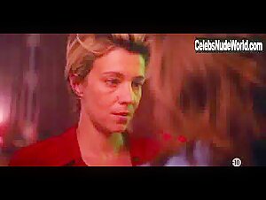 Celine Sallette lesbian kiss in Vernon Subutex (series) (2019) 7