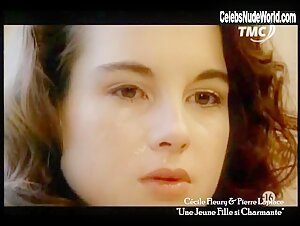 Cecile Fleury Brunette , Kissing in Une jeune fille si charmante (1993) 4