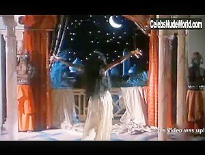 Catherine Zeta-Jones Sexy Dress , Erotic Dance in Les 1001 nuits (1990) 15