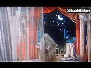 Catherine Zeta-Jones Sexy Dress , Erotic Dance in Les 1001 nuits (1990) 7