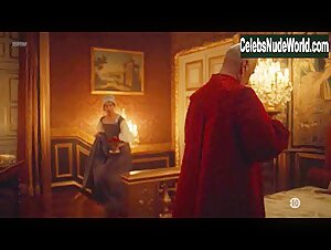Catherine Walker in Versailles (series) (2015) 4