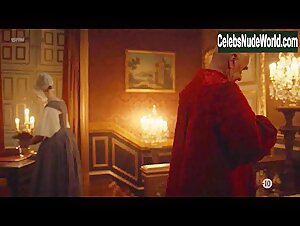 Catherine Walker in Versailles (series) (2015) 5