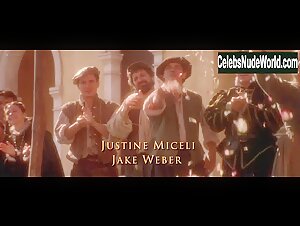 Catherine McCormack in Dangerous Beauty (1998) 2