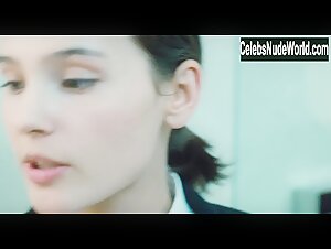 Catherine Guittoneau in La fille seule (1995) 13