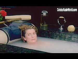 Catherine Deneuve in Pola X (1999) 17
