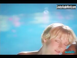 Catalina Larranaga boobs , Pool in Loveblind (2000) 5