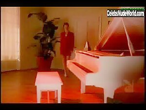 Carrie Stevens in Playboy: Playmates Bustin' Out (2000) 3