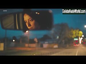 Caroline Abras Kissing , Hot in O Mecanismo (series) (2018) 1
