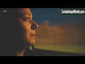 Caroline Abras Kissing , Hot in O Mecanismo (series) (2018) 10