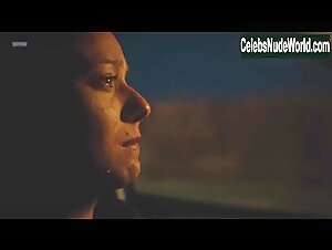 Caroline Abras Kissing , Hot in O Mecanismo (series) (2018) 11
