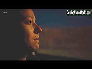 Caroline Abras Kissing , Hot in O Mecanismo (series) (2018) 13