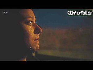 Caroline Abras Kissing , Hot in O Mecanismo (series) (2018) 15