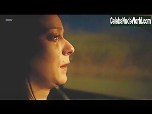 Caroline Abras Kissing , Hot in O Mecanismo (series) (2018) 3