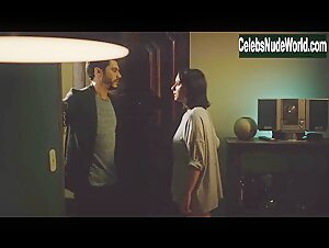Caroline Abras boobs , nude in O Mecanismo (series) (2018) 9