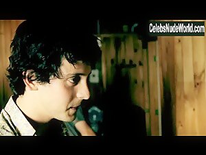 Carolina Escobar in En las afueras de la ciudad (2012) 11