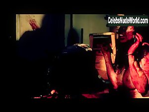 Carolina Escobar in En las afueras de la ciudad (2012) 18