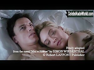 Carolina Crescentini in Max e Helene (2015) 12